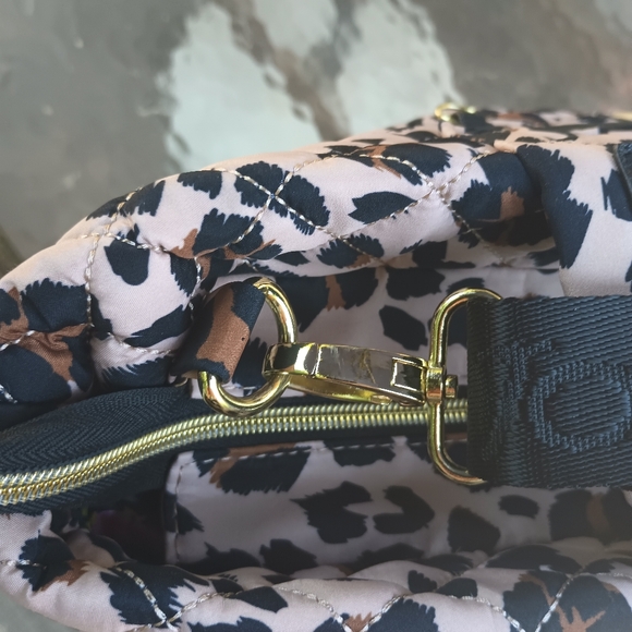 Betsy Johnson Leopard tote. - Picture 7 of 9
